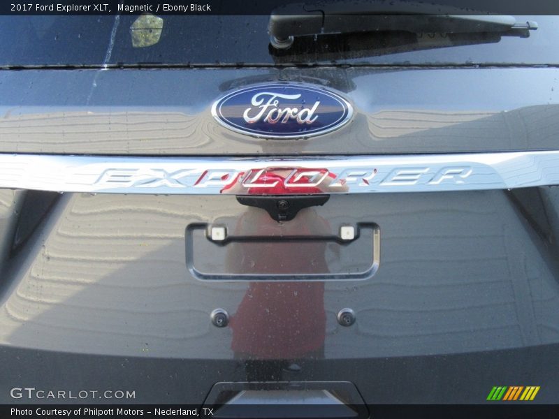 Magnetic / Ebony Black 2017 Ford Explorer XLT