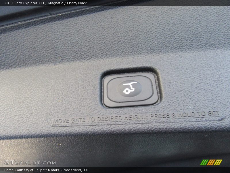 Magnetic / Ebony Black 2017 Ford Explorer XLT