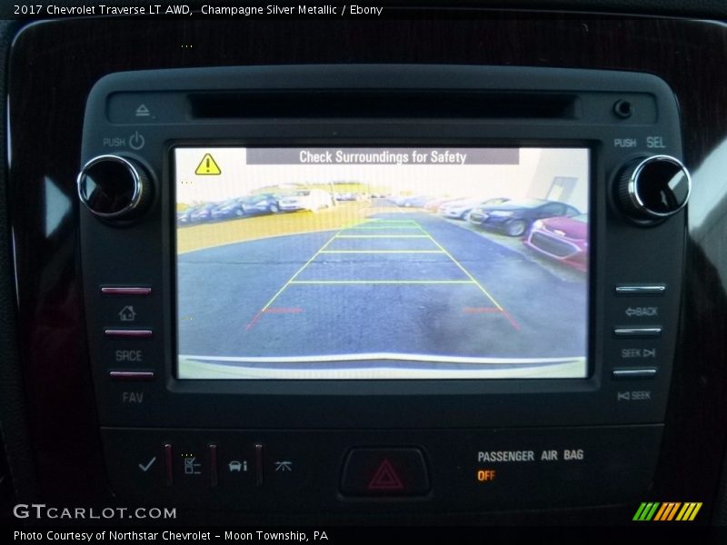 Champagne Silver Metallic / Ebony 2017 Chevrolet Traverse LT AWD