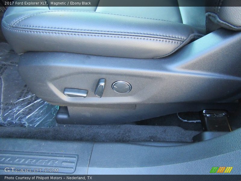Magnetic / Ebony Black 2017 Ford Explorer XLT