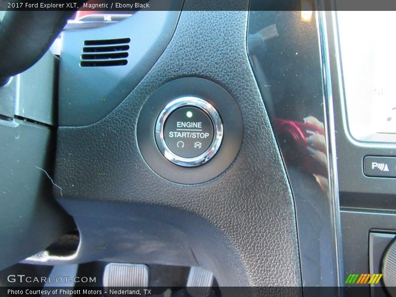 Magnetic / Ebony Black 2017 Ford Explorer XLT