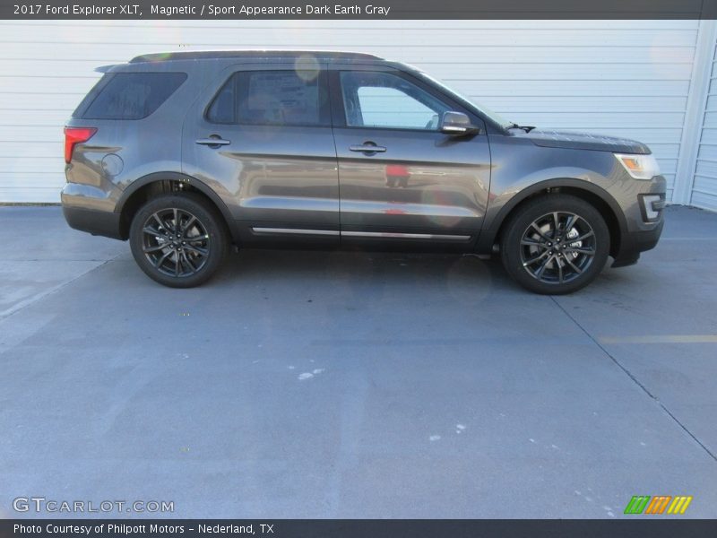 Magnetic / Sport Appearance Dark Earth Gray 2017 Ford Explorer XLT