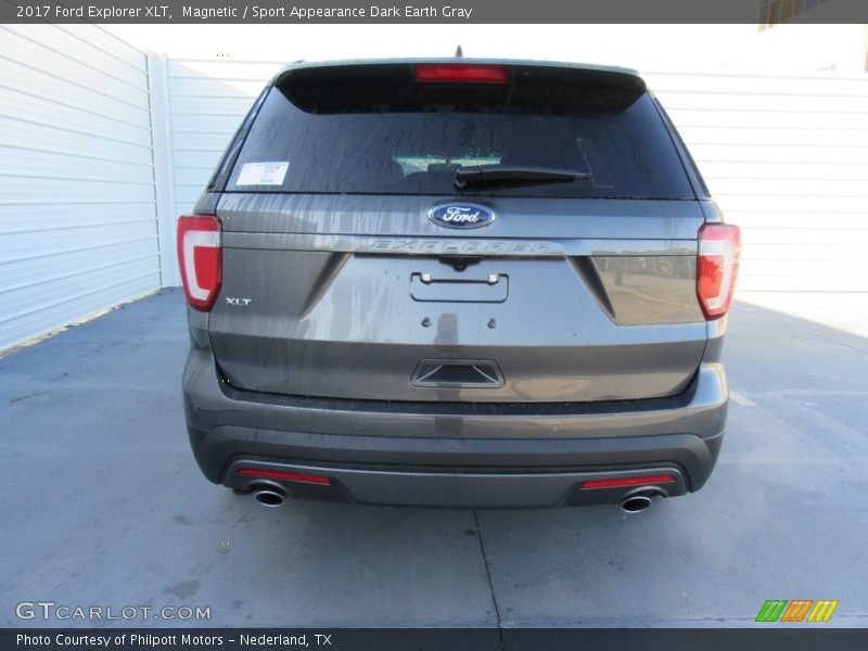 Magnetic / Sport Appearance Dark Earth Gray 2017 Ford Explorer XLT