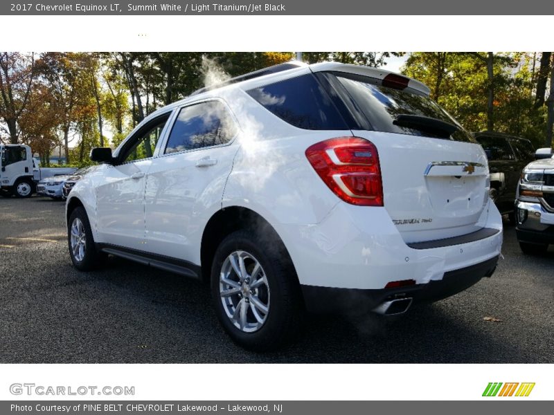 Summit White / Light Titanium/Jet Black 2017 Chevrolet Equinox LT
