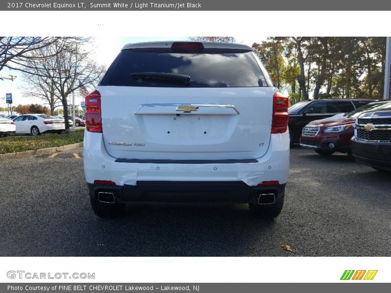 Summit White / Light Titanium/Jet Black 2017 Chevrolet Equinox LT