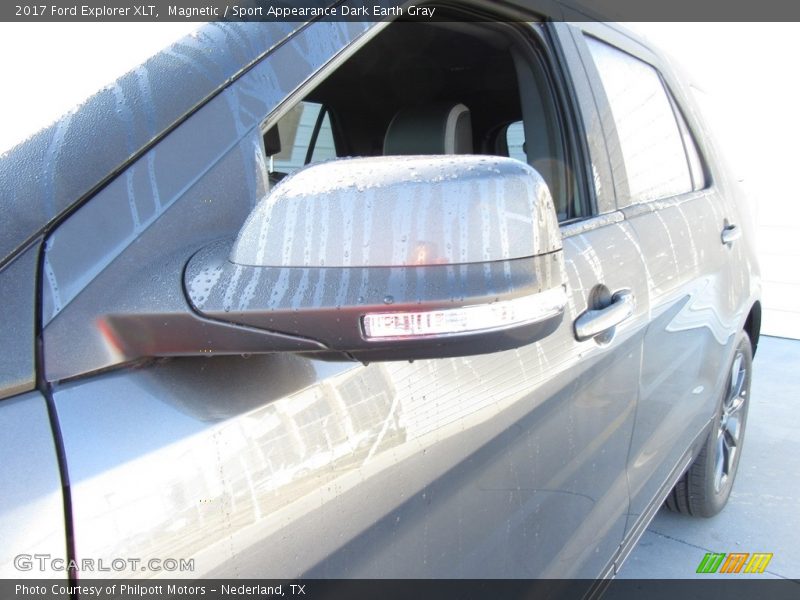 Magnetic / Sport Appearance Dark Earth Gray 2017 Ford Explorer XLT