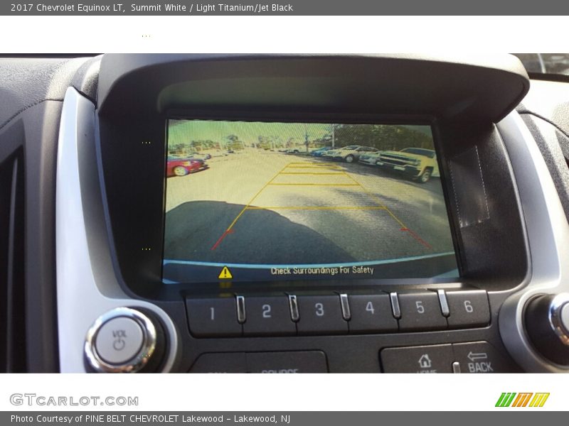 Summit White / Light Titanium/Jet Black 2017 Chevrolet Equinox LT