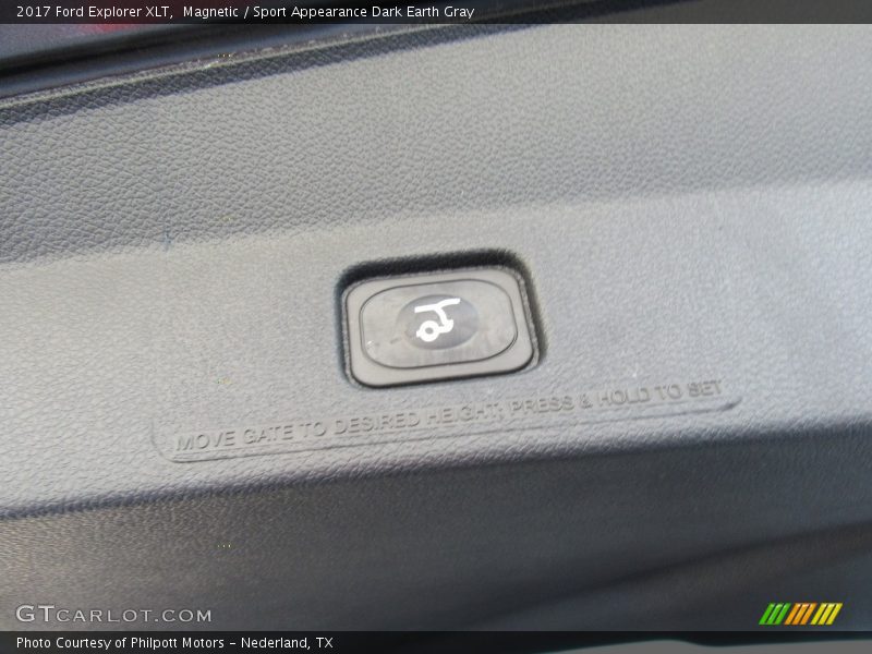 Magnetic / Sport Appearance Dark Earth Gray 2017 Ford Explorer XLT