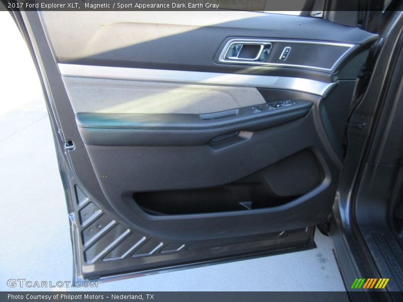 Magnetic / Sport Appearance Dark Earth Gray 2017 Ford Explorer XLT