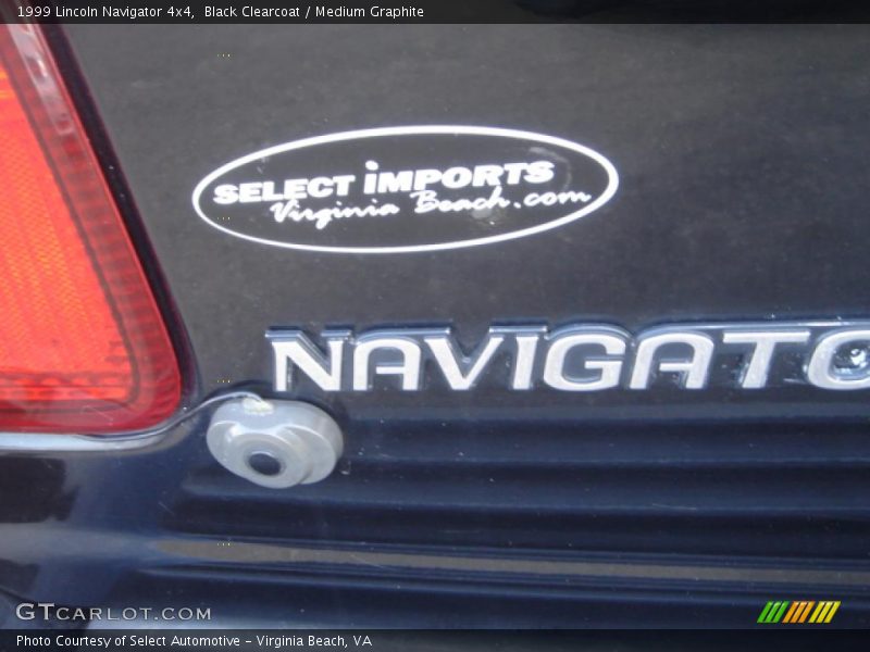 Black Clearcoat / Medium Graphite 1999 Lincoln Navigator 4x4