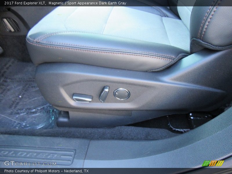 Magnetic / Sport Appearance Dark Earth Gray 2017 Ford Explorer XLT