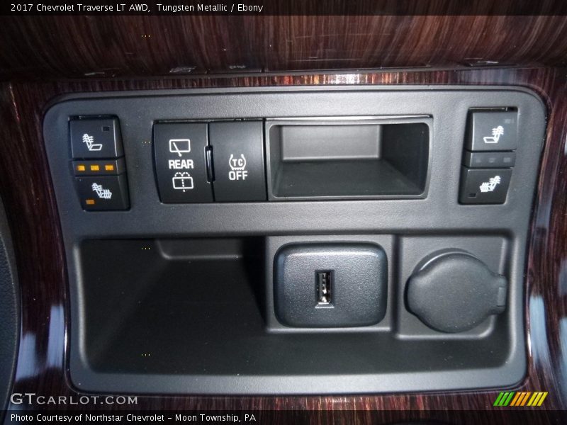 Tungsten Metallic / Ebony 2017 Chevrolet Traverse LT AWD