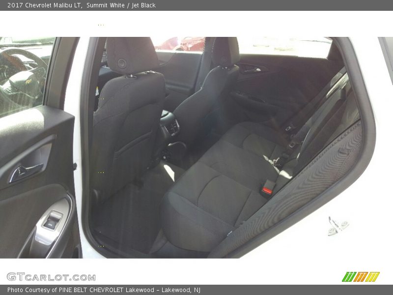 Summit White / Jet Black 2017 Chevrolet Malibu LT