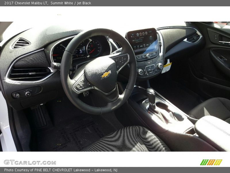 Summit White / Jet Black 2017 Chevrolet Malibu LT