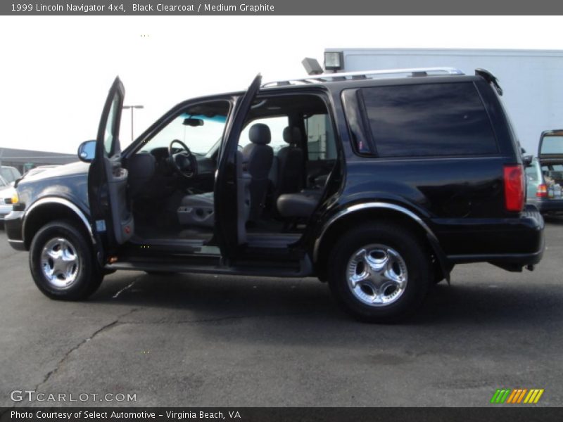 Black Clearcoat / Medium Graphite 1999 Lincoln Navigator 4x4