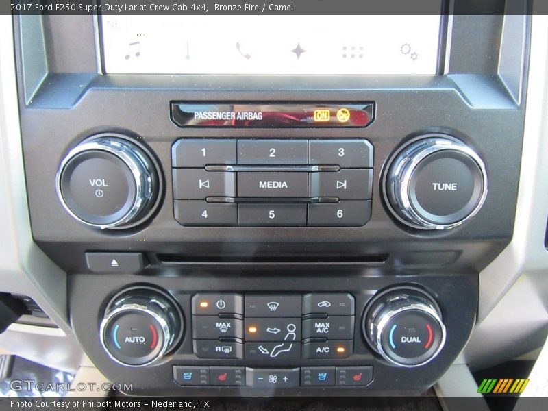 Controls of 2017 F250 Super Duty Lariat Crew Cab 4x4