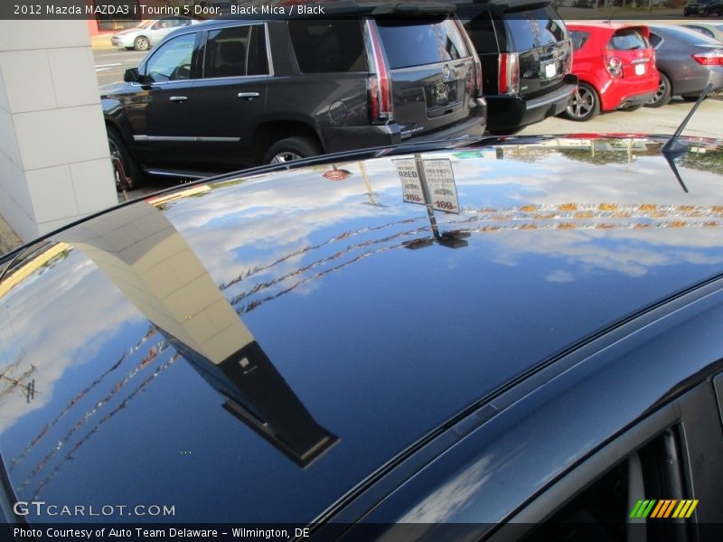 Black Mica / Black 2012 Mazda MAZDA3 i Touring 5 Door