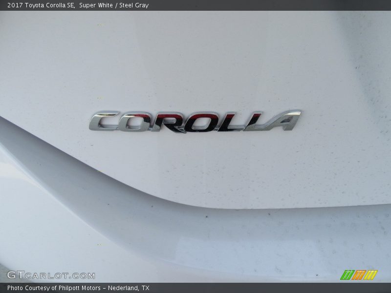 Super White / Steel Gray 2017 Toyota Corolla SE