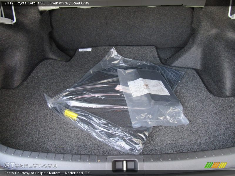 Super White / Steel Gray 2017 Toyota Corolla SE