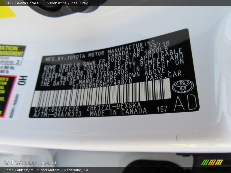 Super White / Steel Gray 2017 Toyota Corolla SE
