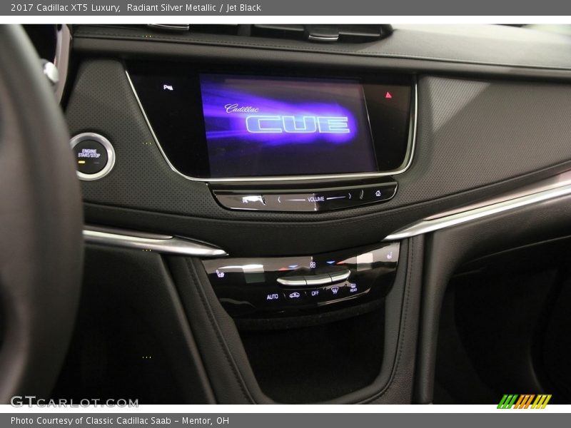 Radiant Silver Metallic / Jet Black 2017 Cadillac XT5 Luxury
