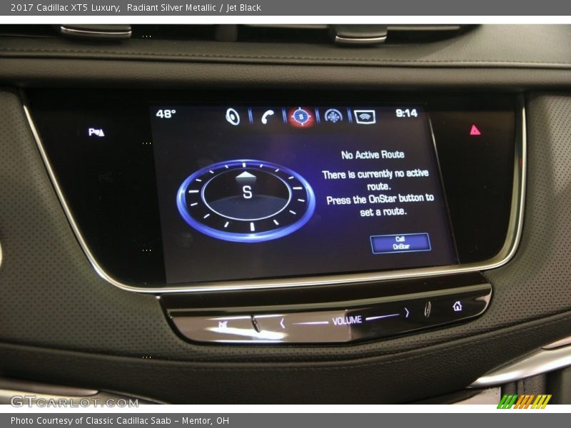 Radiant Silver Metallic / Jet Black 2017 Cadillac XT5 Luxury