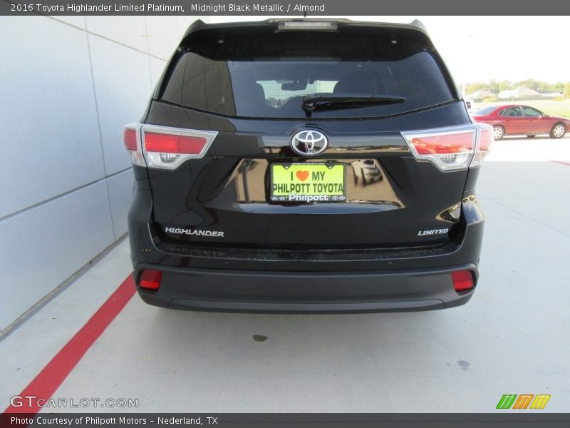 Midnight Black Metallic / Almond 2016 Toyota Highlander Limited Platinum