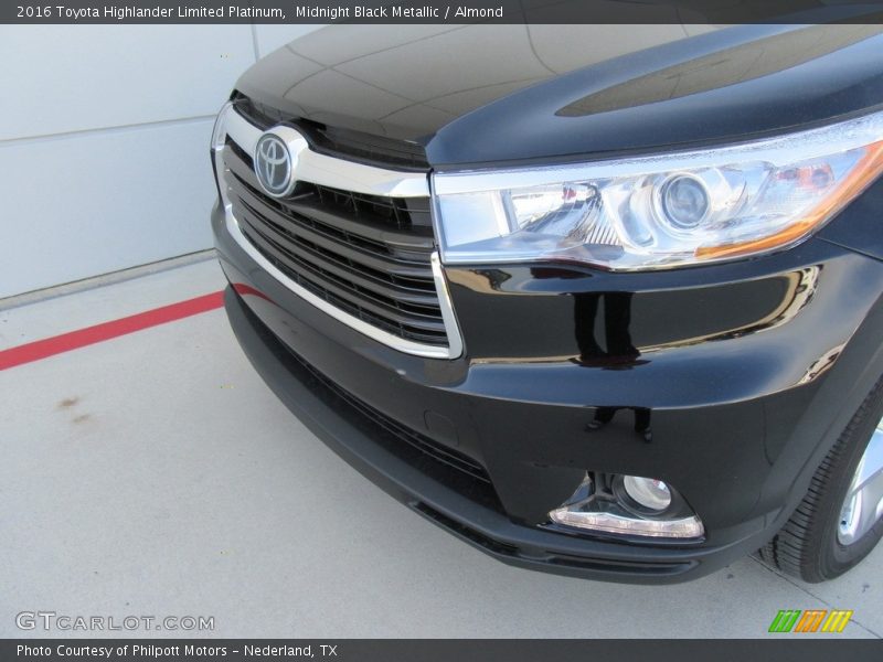 Midnight Black Metallic / Almond 2016 Toyota Highlander Limited Platinum