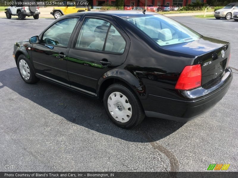 Black / Grey 2002 Volkswagen Jetta GLS Sedan