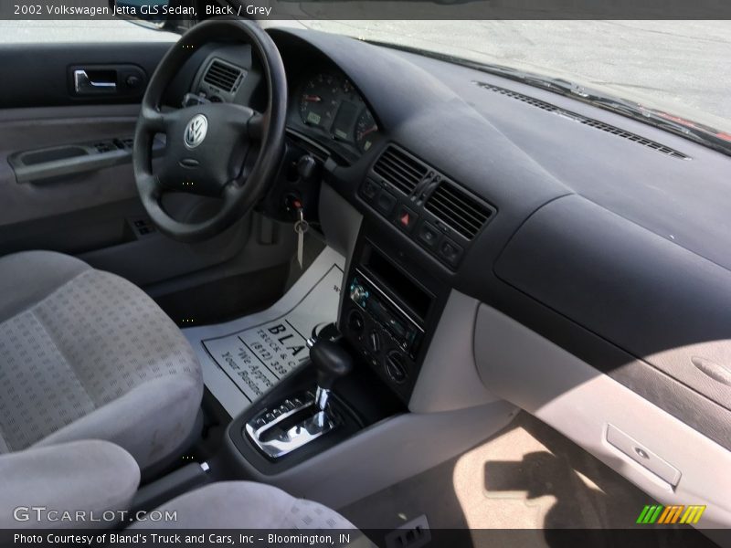 Black / Grey 2002 Volkswagen Jetta GLS Sedan