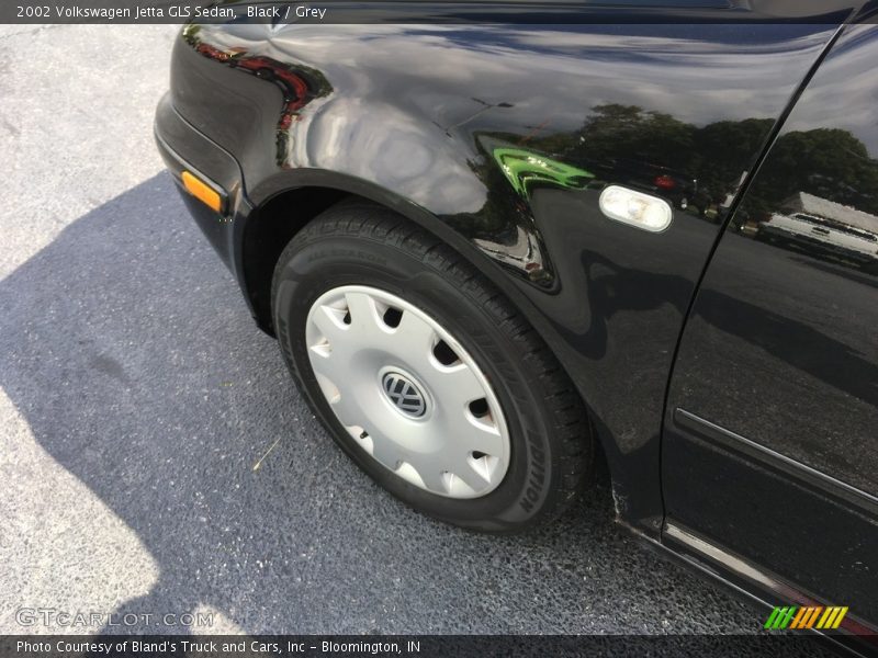 Black / Grey 2002 Volkswagen Jetta GLS Sedan