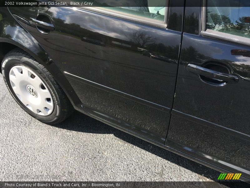 Black / Grey 2002 Volkswagen Jetta GLS Sedan
