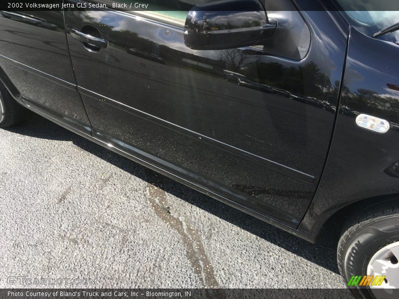 Black / Grey 2002 Volkswagen Jetta GLS Sedan