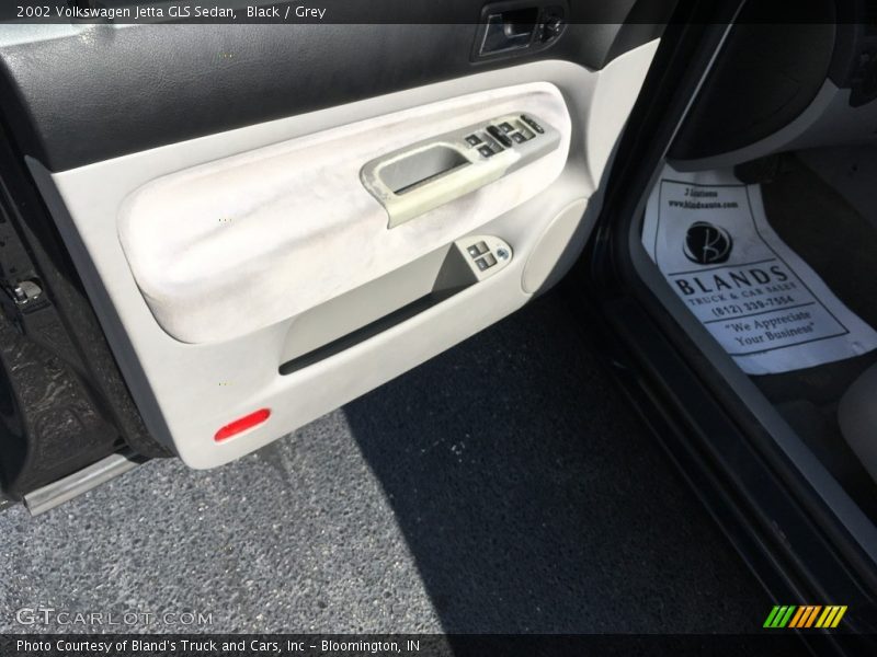 Black / Grey 2002 Volkswagen Jetta GLS Sedan