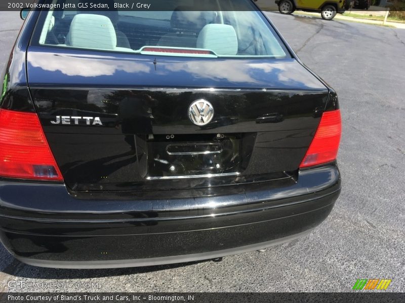 Black / Grey 2002 Volkswagen Jetta GLS Sedan