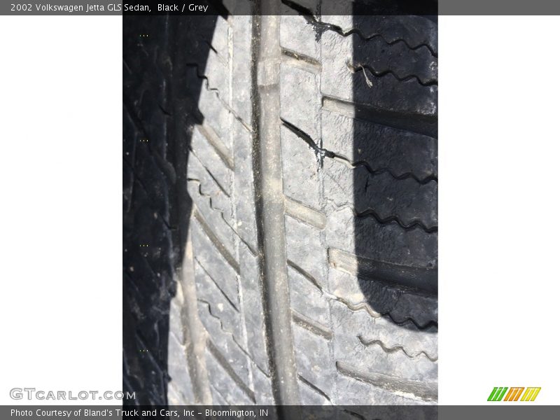 Black / Grey 2002 Volkswagen Jetta GLS Sedan