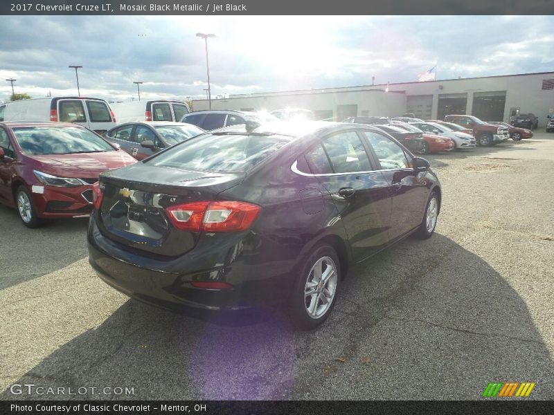 Mosaic Black Metallic / Jet Black 2017 Chevrolet Cruze LT