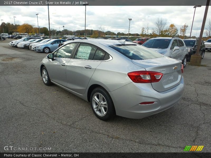 Silver Ice Metallic / Jet Black 2017 Chevrolet Cruze LT