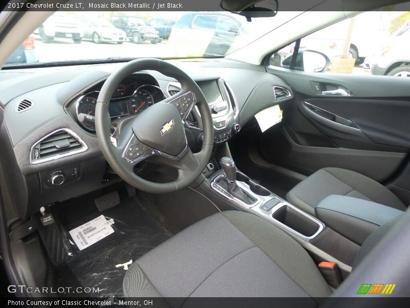 Mosaic Black Metallic / Jet Black 2017 Chevrolet Cruze LT