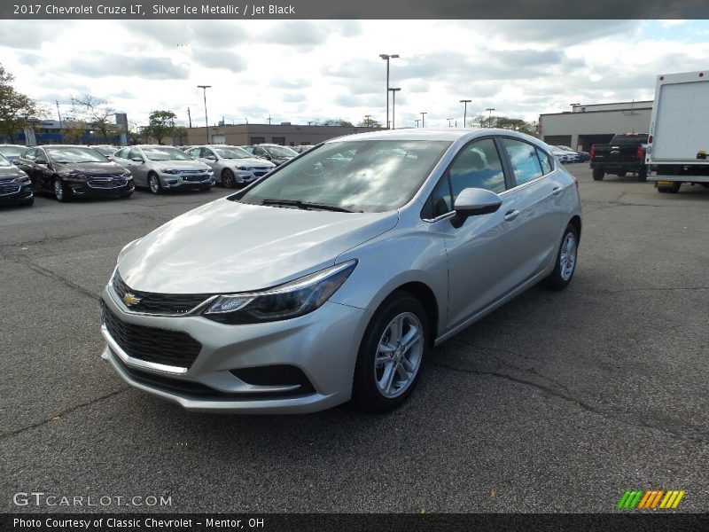 Silver Ice Metallic / Jet Black 2017 Chevrolet Cruze LT
