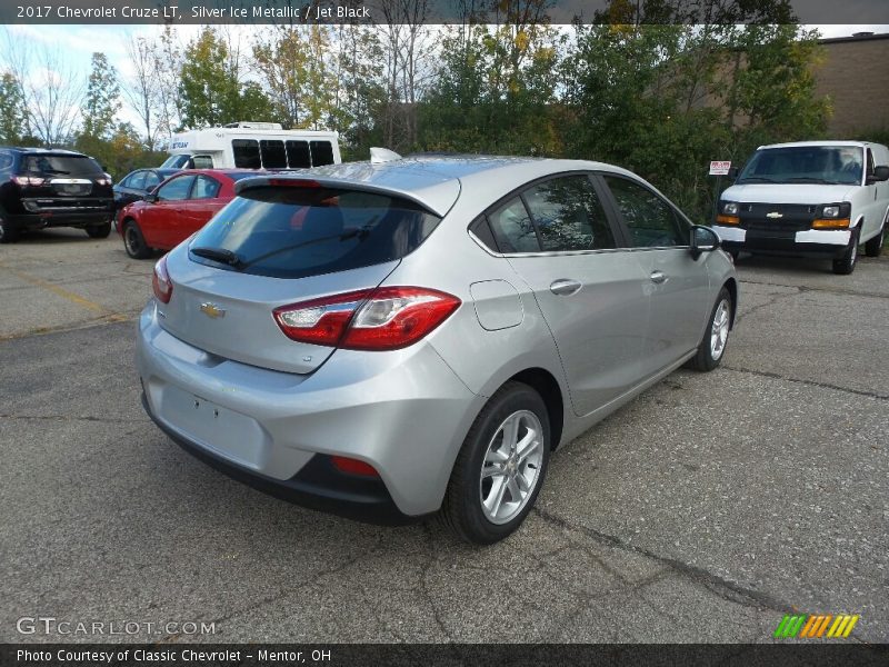 Silver Ice Metallic / Jet Black 2017 Chevrolet Cruze LT