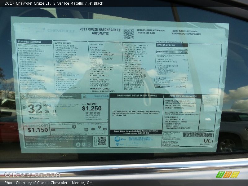 Silver Ice Metallic / Jet Black 2017 Chevrolet Cruze LT