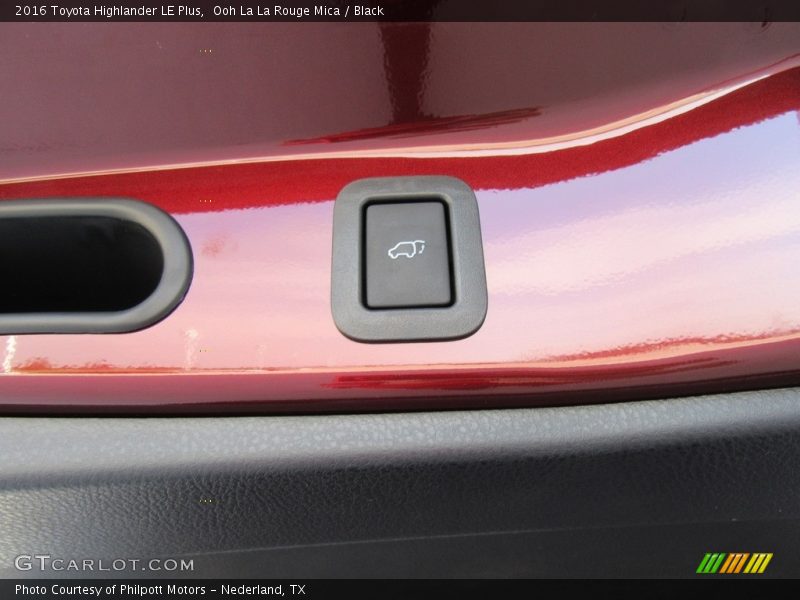 Ooh La La Rouge Mica / Black 2016 Toyota Highlander LE Plus