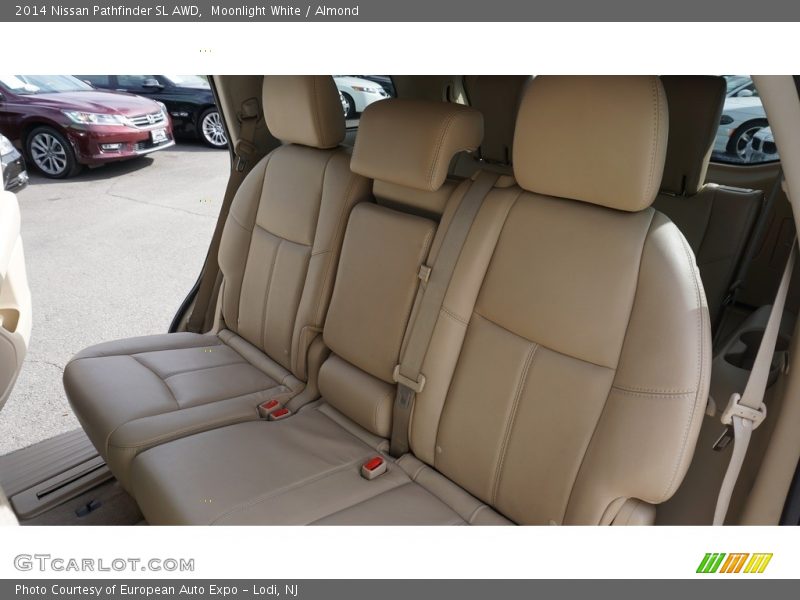 Moonlight White / Almond 2014 Nissan Pathfinder SL AWD