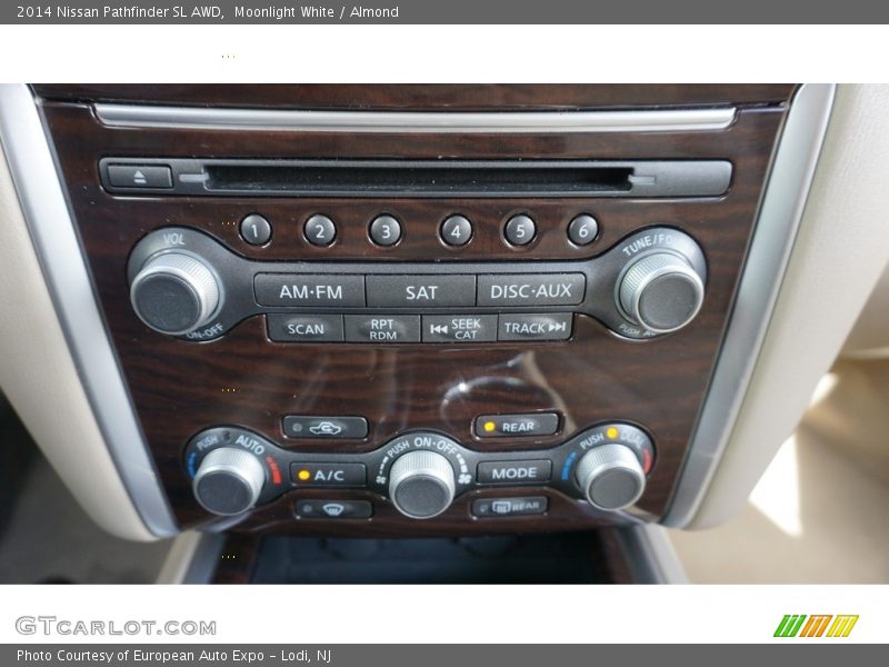 Moonlight White / Almond 2014 Nissan Pathfinder SL AWD