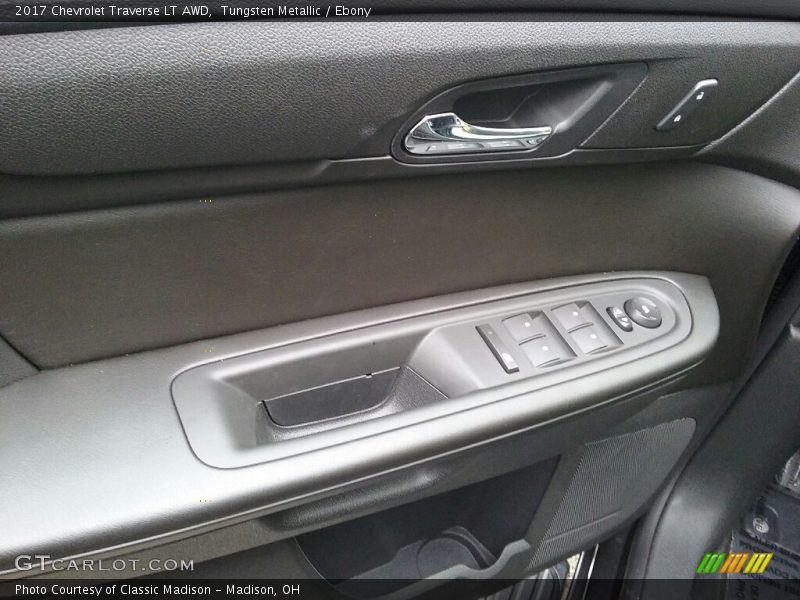 Tungsten Metallic / Ebony 2017 Chevrolet Traverse LT AWD
