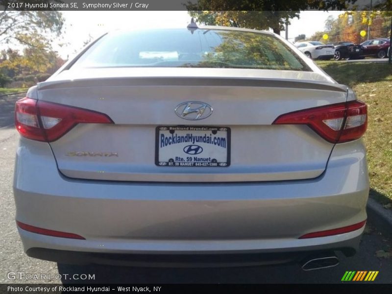Symphony Silver / Gray 2017 Hyundai Sonata SE
