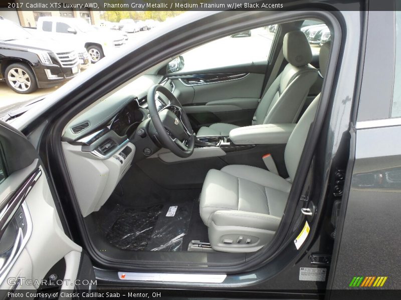  2017 XTS Luxury AWD Medium Titanium w/Jet Black Accents Interior