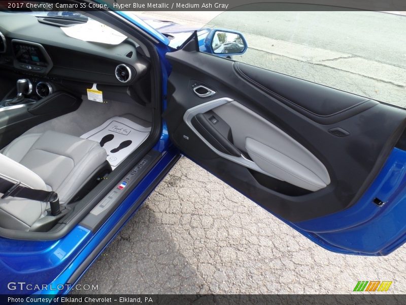 Hyper Blue Metallic / Medium Ash Gray 2017 Chevrolet Camaro SS Coupe