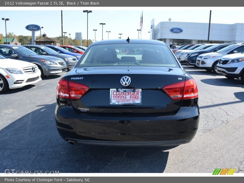 Black / Titan Black 2012 Volkswagen Passat 2.5L SE